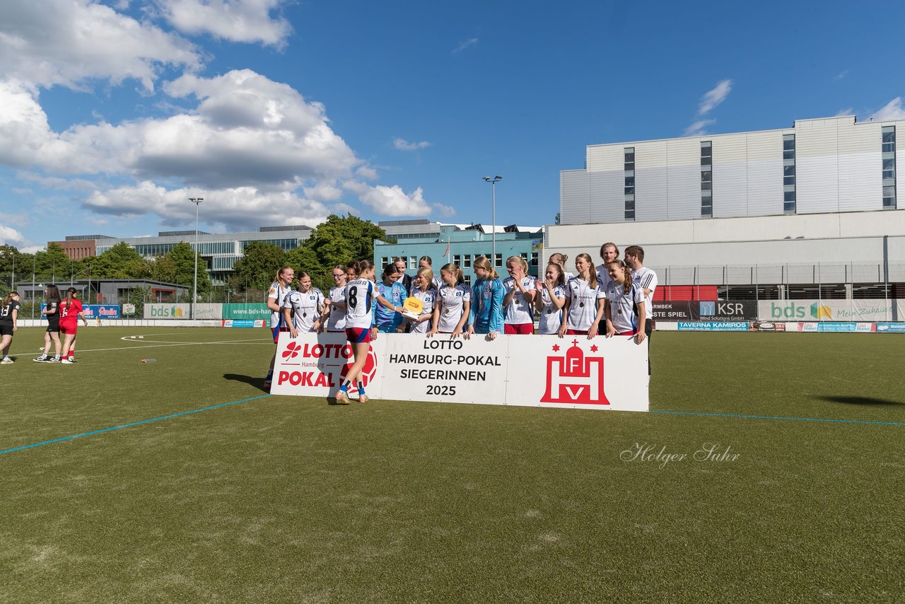 Bild 173 - wBJ Lotto Pokal Finale  Eimsbuetteler TV - Hamburger SV : Ergebnis: 0:3